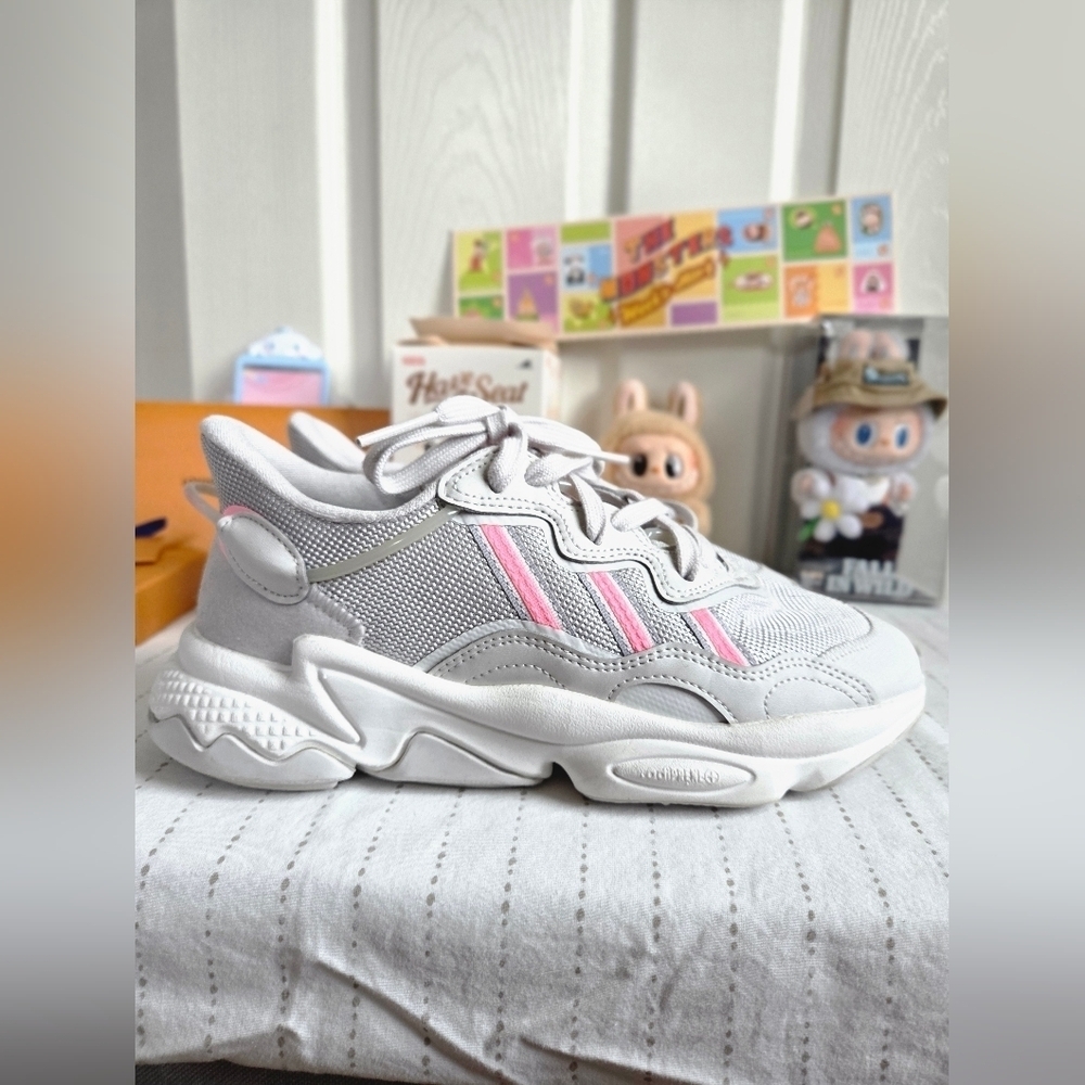 adidas Ozweego J 'Grey Beam Pink' | Big Kids 6 = Women’s 7 | Gently Used